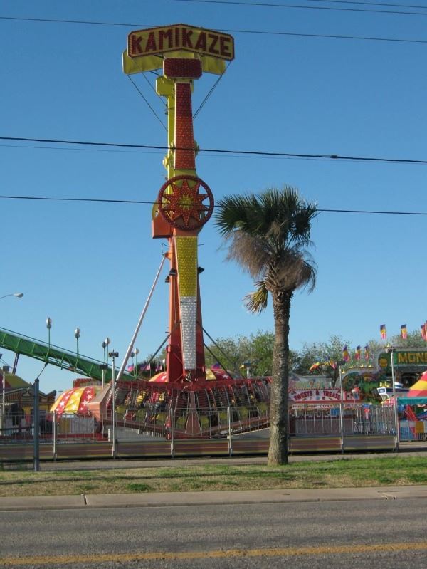 Outdoor carnival ride